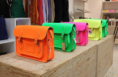 /album/galeria-de-fotos/bolsas-neosn-cores-citricas-2013-png/
